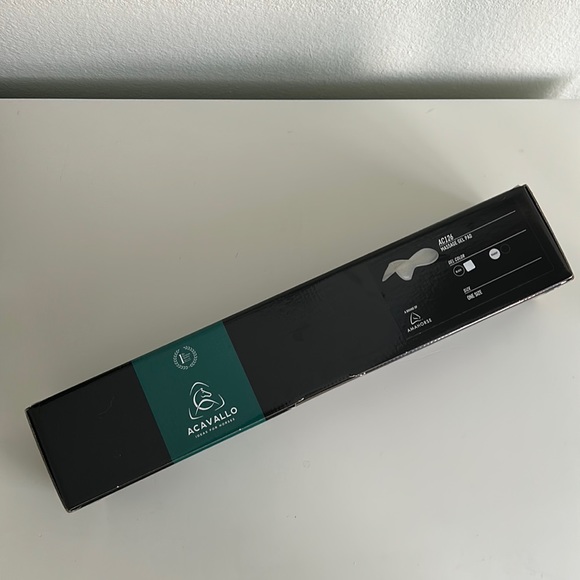 LIKE NEW Acavallo Massage Gel Pad Black - Picture 4 of 7